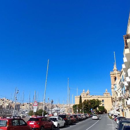 Vittoriosa' Seafront 2 Bed Highly Furnished Apartment ภายนอก รูปภาพ