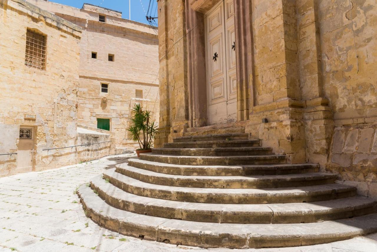 Vittoriosa' Seafront 2 Bed Highly Furnished Apartment ภายนอก รูปภาพ