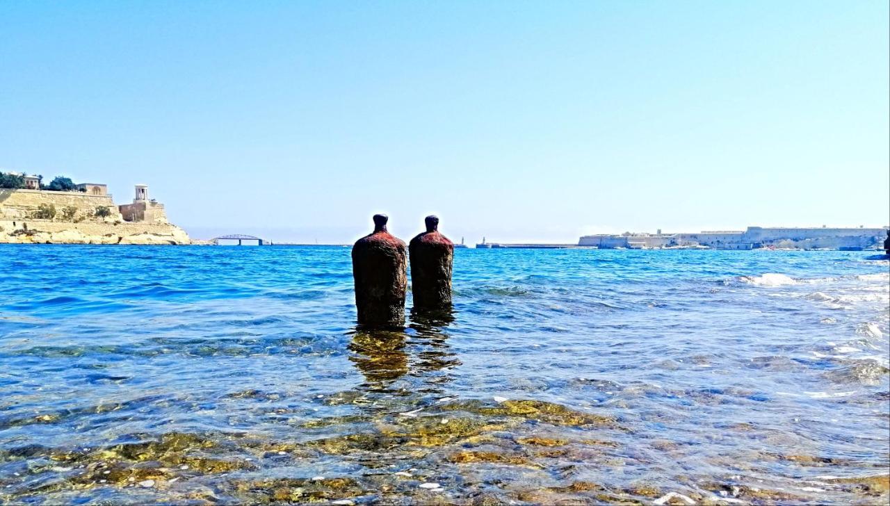 Vittoriosa' Seafront 2 Bed Highly Furnished Apartment ภายนอก รูปภาพ
