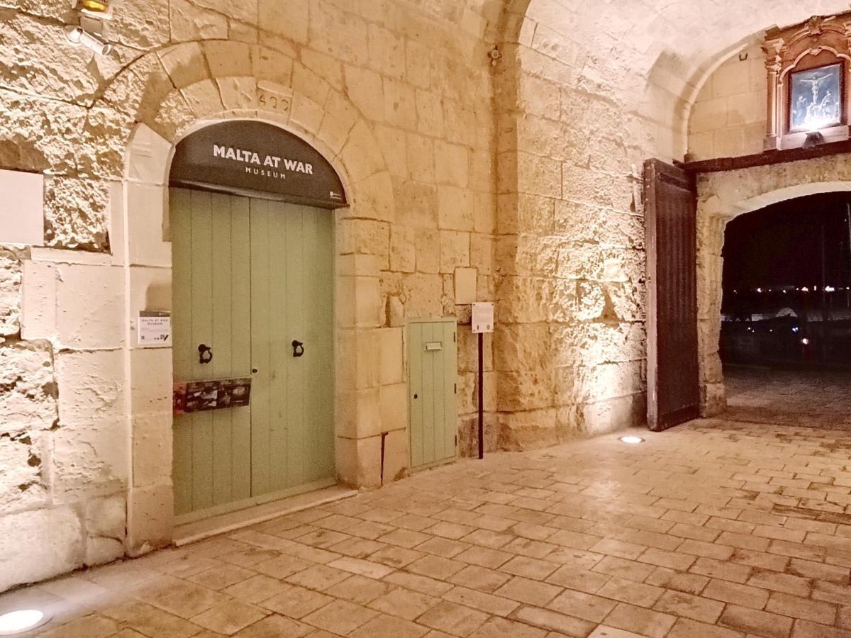 Vittoriosa' Seafront 2 Bed Highly Furnished Apartment ภายนอก รูปภาพ