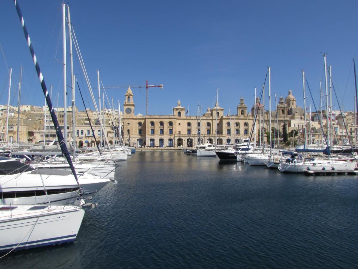 Vittoriosa' Seafront 2 Bed Highly Furnished Apartment ภายนอก รูปภาพ