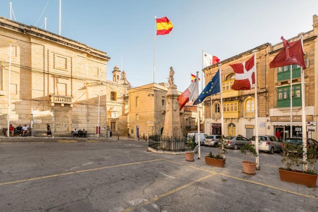 Vittoriosa' Seafront 2 Bed Highly Furnished Apartment ภายนอก รูปภาพ