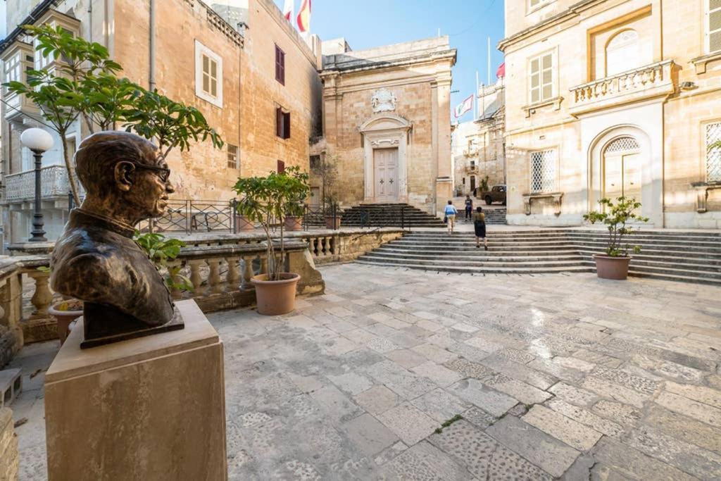 Vittoriosa' Seafront 2 Bed Highly Furnished Apartment ภายนอก รูปภาพ
