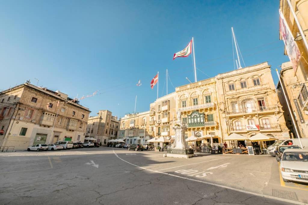 Vittoriosa' Seafront 2 Bed Highly Furnished Apartment ภายนอก รูปภาพ